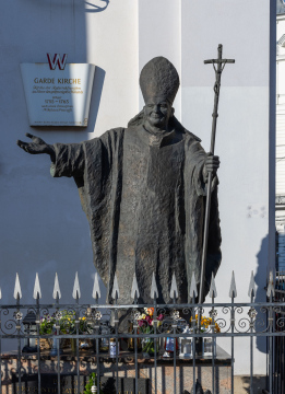 Pomnik Papieża Jana Pawła II w Wiedniu